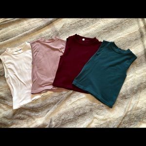Set of 4 stretchy crop tops